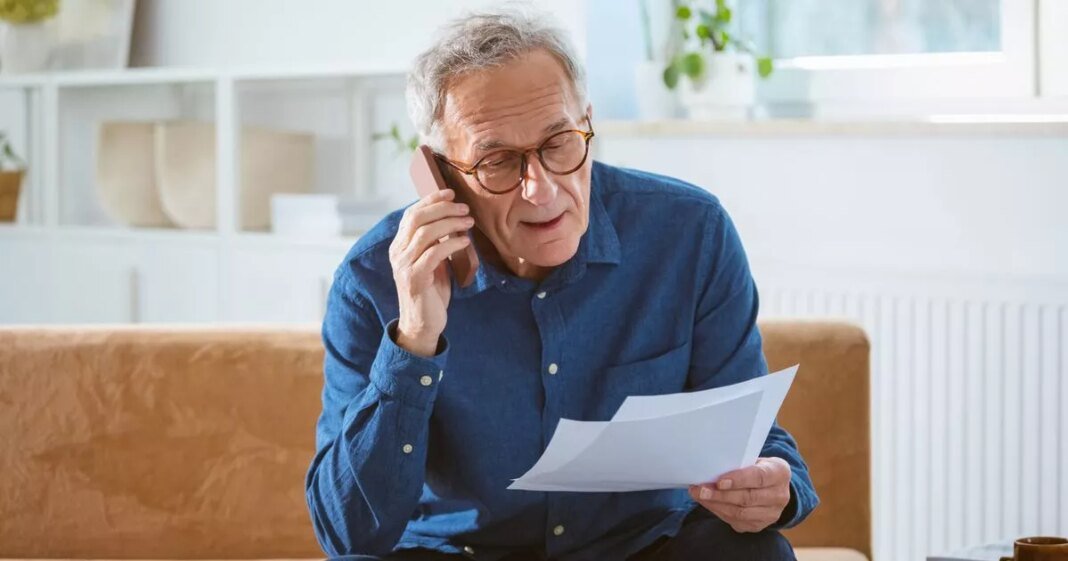 0_worried-senior-man-talking-on-phone